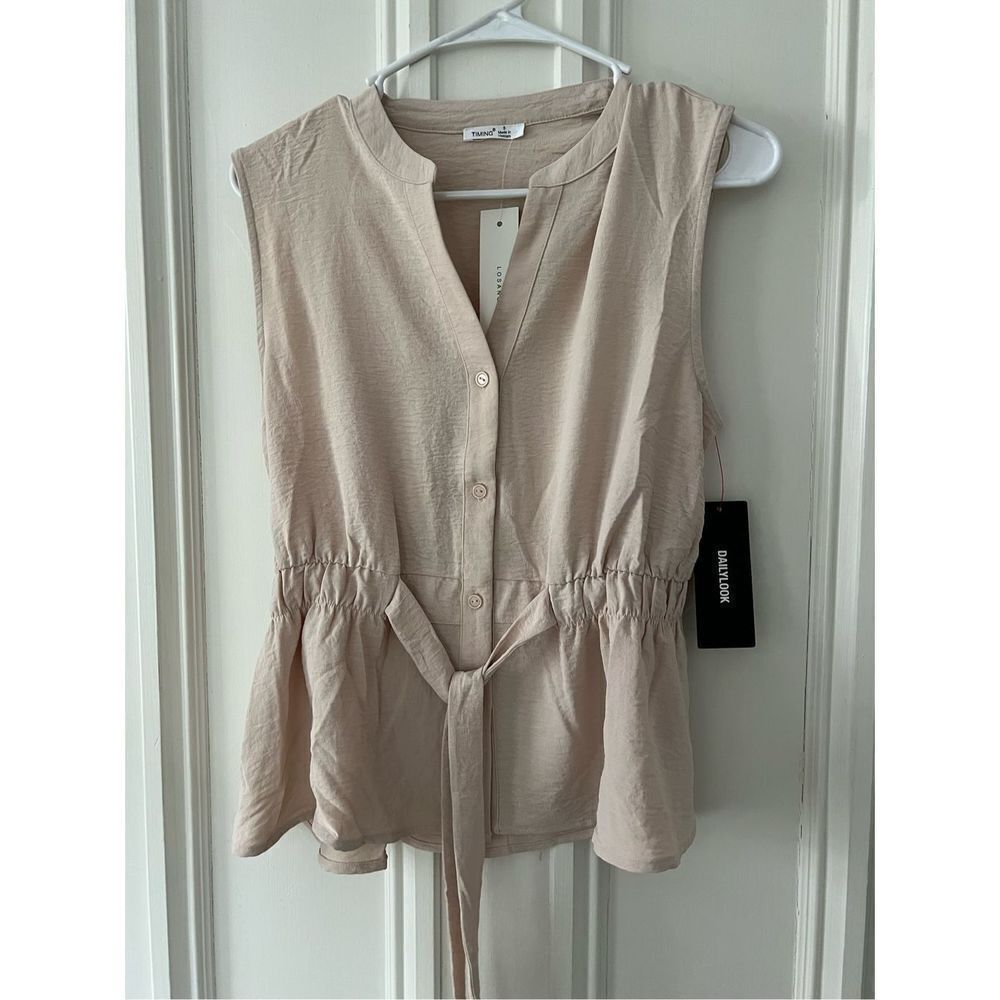 NWT Timing beige v-neck button down belted tank top XS